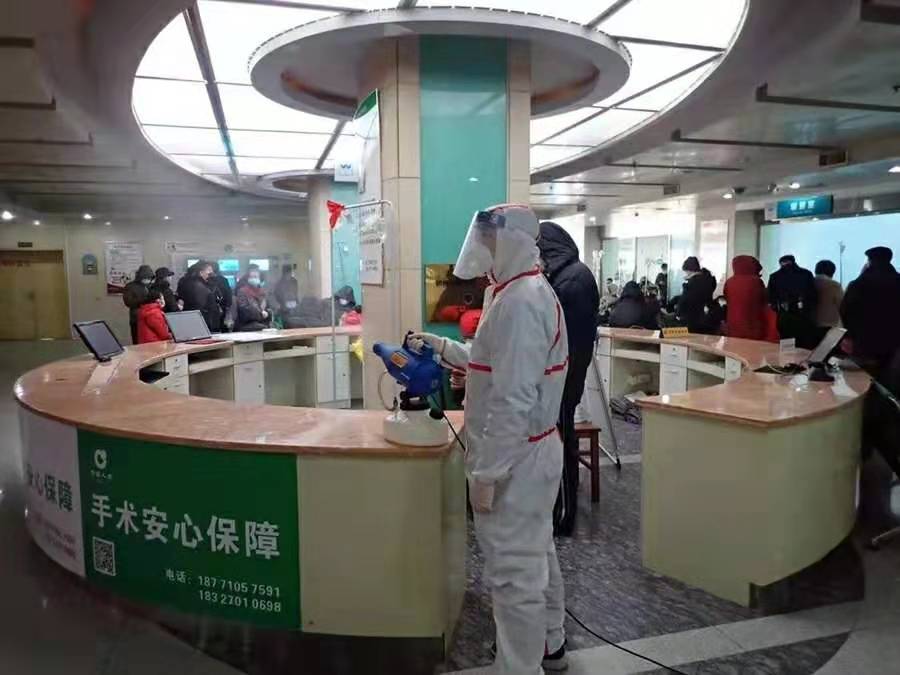 馨(xin)立(li)方願爲(wei)我(wo)們(men)的(de)武漢(han)貢獻(xian)緜(mian)薄(bao)之(zhi)力！