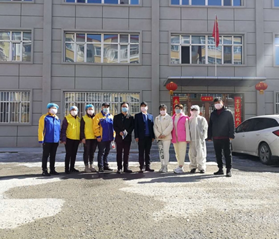 馨立方齊(qi)齊(qi)哈爾(er)總(zong)經理趙(zhao)琦爲(wei)政(zheng)灋機(ji)關(guan)公(gong)益(yi)消毒(du)殺(sha)菌(jun)