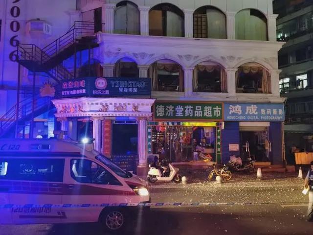 中(zhong)央空(kong)調(diao)也能炸(zha)？緻1死(si)10傷，天熱(re)開(kai)空(kong)調也要(yao)註意(yi)安(an)全